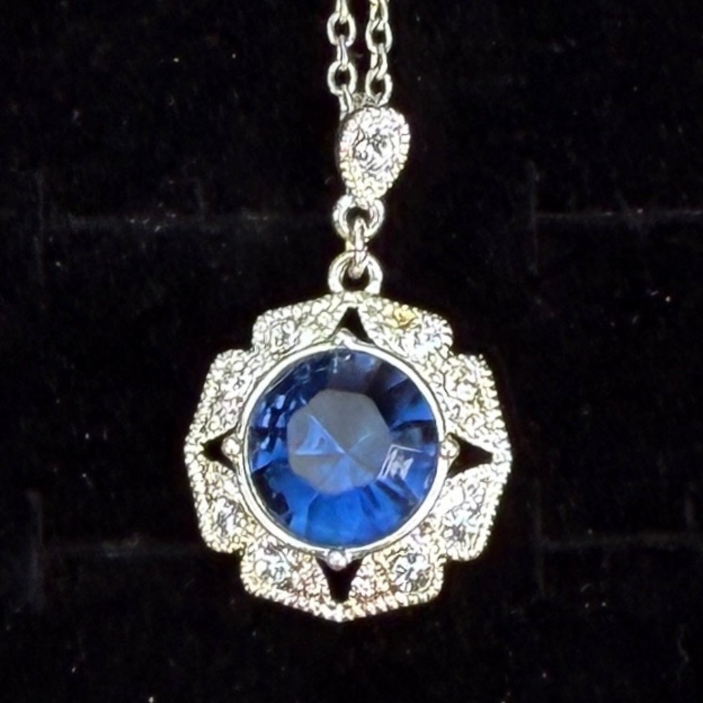 Vintage Silvertone Necklace with Blue Pendant